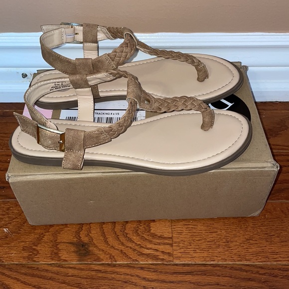 Journey Sandal Size 8 - Picture 4 of 6